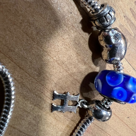 Pandora bracket with charms - Picture 2 of 4